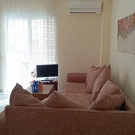 Apartament Dinas Beach Flogita